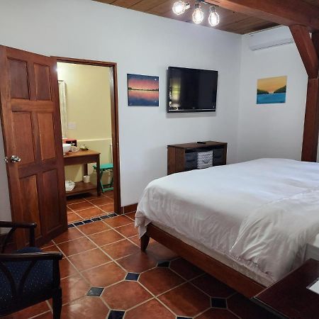 The Bnb On Triggerfish Close To The Airport Ladyville Exterior foto